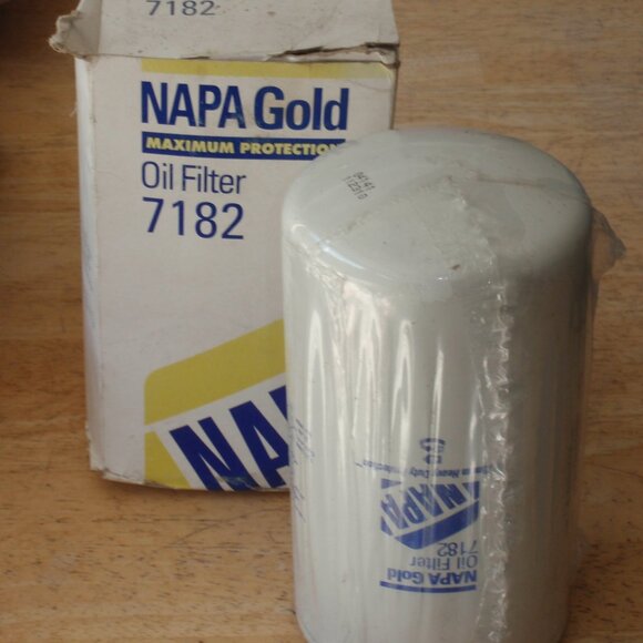 NAPA 7182 - NAPA Gold 7182 Oil Filter - Brand New - FAST SHIPPING! - Picture 1 of 1
